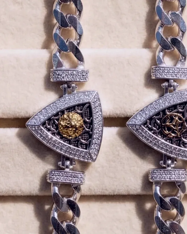 Geometric silver pendant necklace